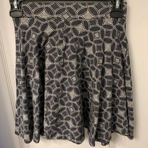 dark gray and white patterned skirt